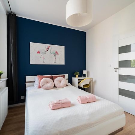 Nice Apartment - Near Sky Tower - Private Parking Wrocław Extérieur photo