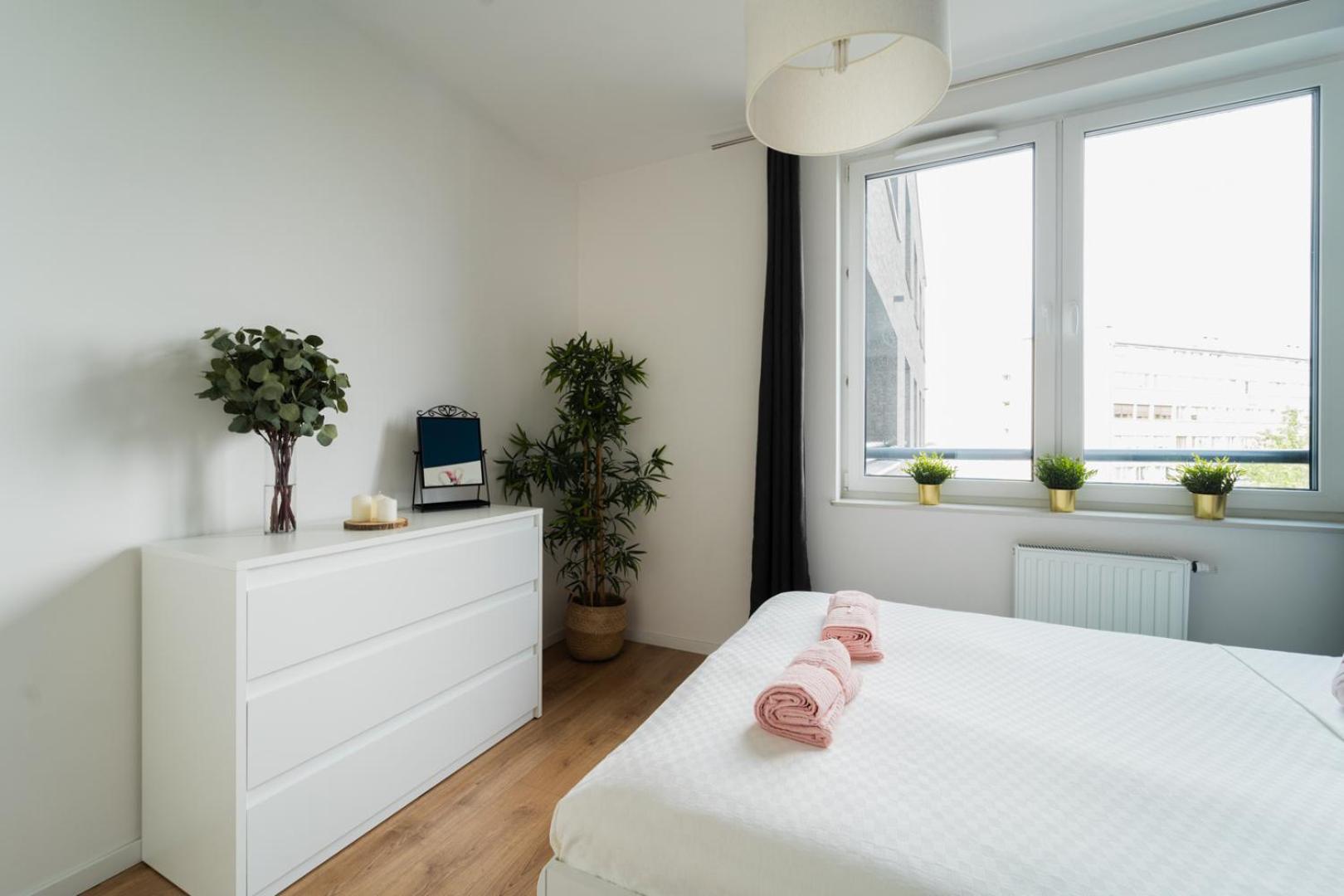Nice Apartment - Near Sky Tower - Private Parking Wrocław Extérieur photo